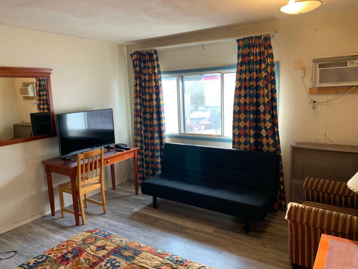 Akai Motel Канмор Екстериор снимка